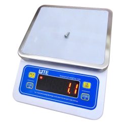 Màn hình hiển thị LED đỏ, dễ dàng quan sát trong quá trình sử dụng, đặc biệt trong môi trường nước.